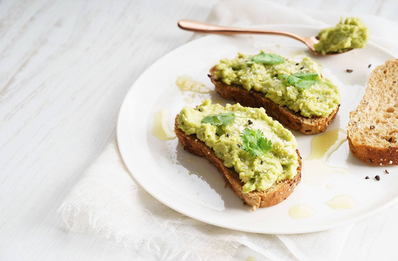 What to Eat Before and After Yoga
