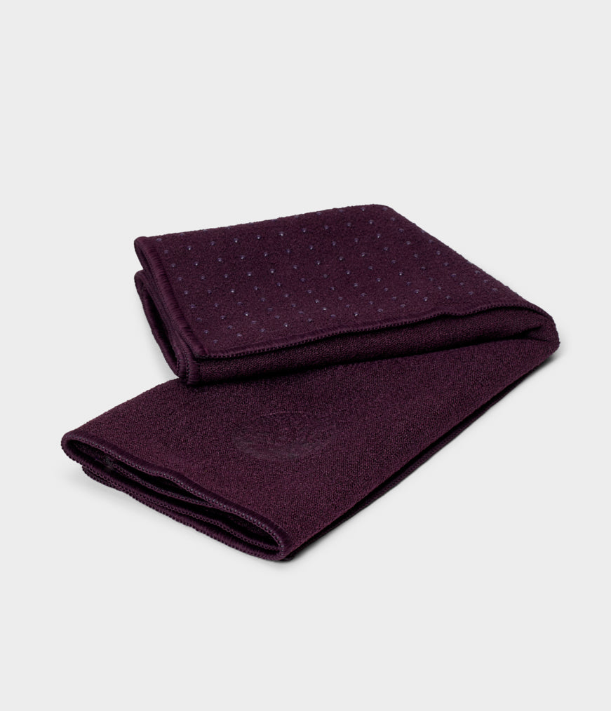 Manduka yogitoes super absorbent towel for hot or sweaty yoga