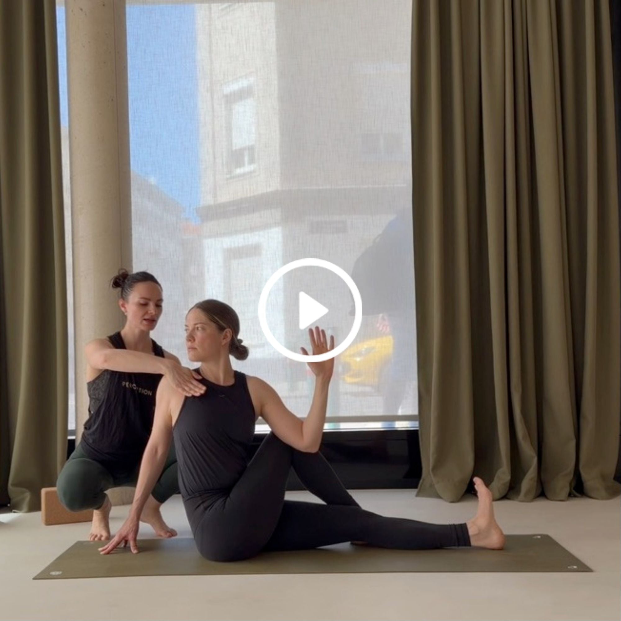 Morning Jivamukti Flow at Loka Yoga & Café in Vienna