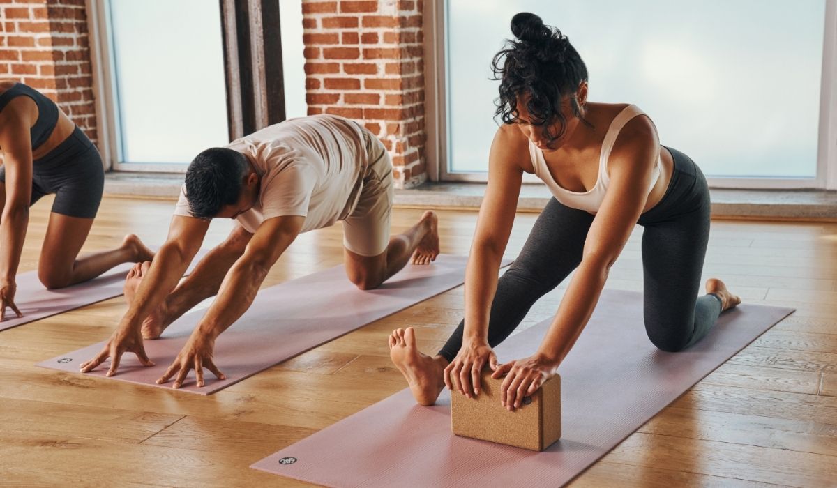 10 Basic Yoga Poses for Beginners