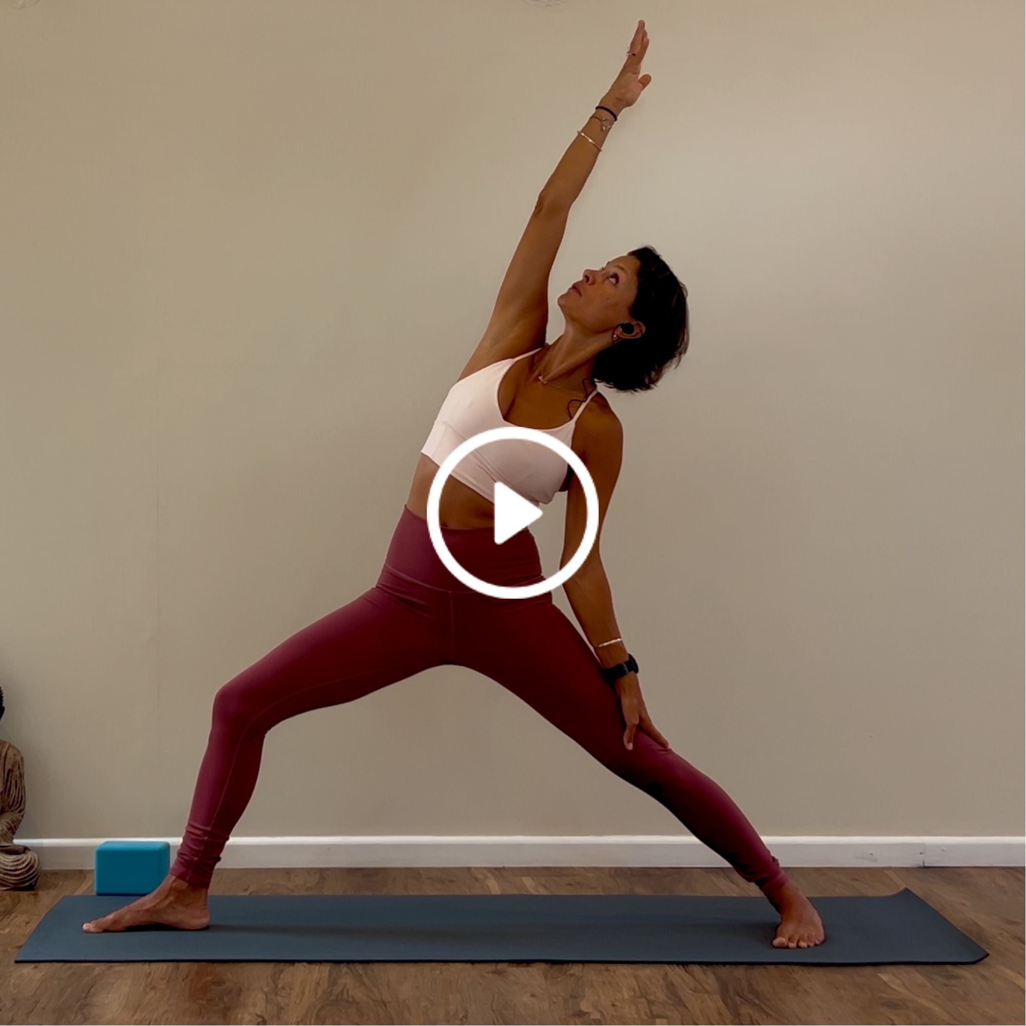 45 Minute Vinyasa Yoga with Joëlle Sleebos