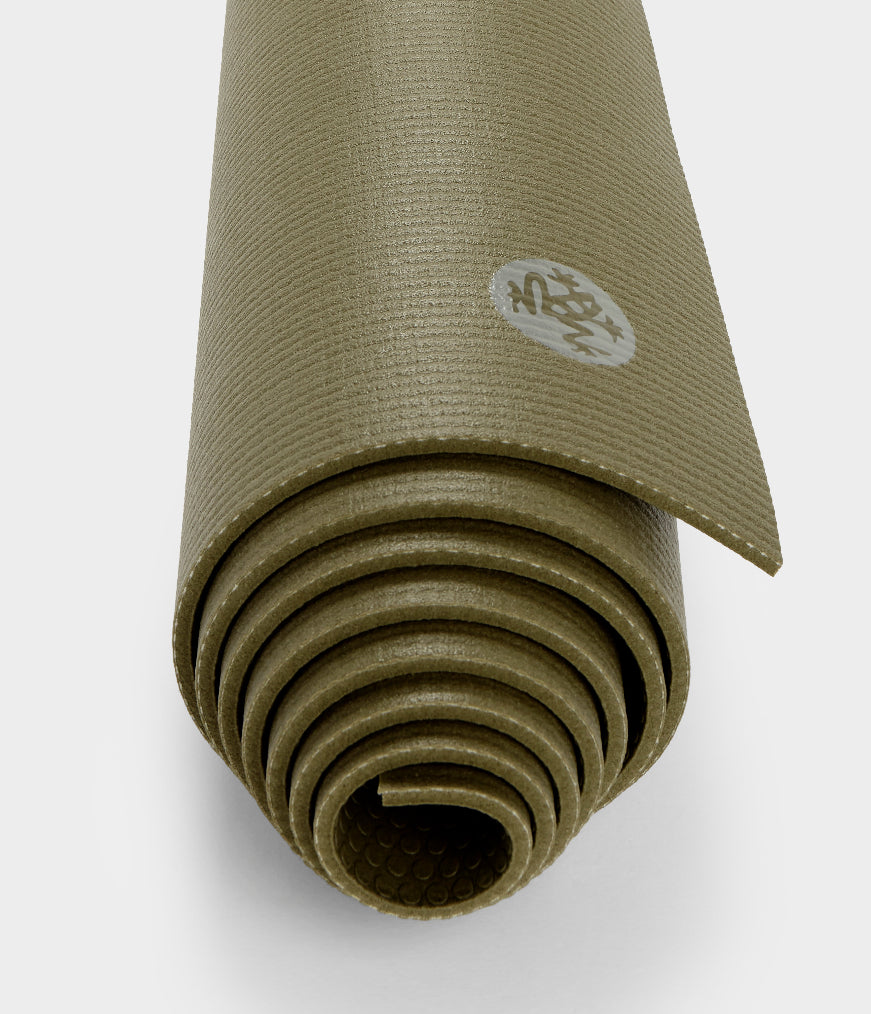 What Yoga Mat Does Adriene Use: Ultimate Comfort & Durability Guide