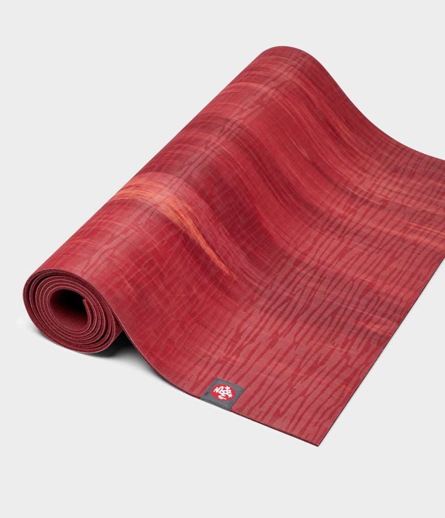 Manduka PROlite Yoga Mat-Solid- 4.7mm Thick Travel Mat Made from Natural  Tree Rubber, Superior Catch Grip, Dense Cushioning for Support and  Stability in Yoga, Pilates, and all Fitness, 71 inches, Black Sage