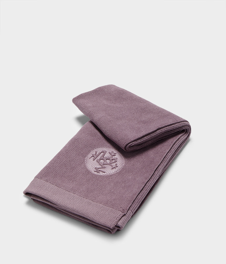 Super Soft eQua® Hot Hand Yoga Towel | Manduka EU