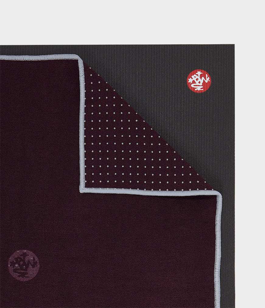Absorbent & Grippy Yogitoes® Yoga Hand Towel | Manduka EU