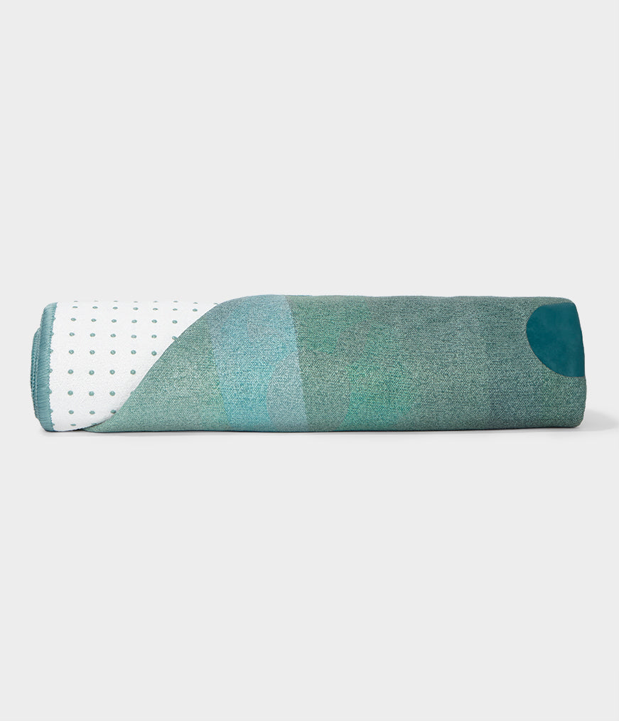 Sweat Absorbent & Maximum Grip Yogitoes Hot Yoga Towel | Manduka EU